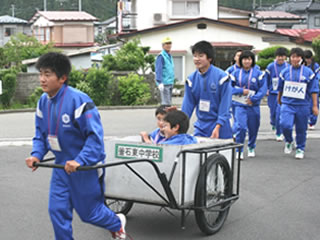 小中学校合同避難訓練の様子